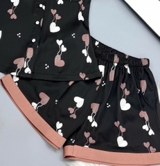 Y747B Lụa Satin quần đùi ĐEN tim hồng cổ sen