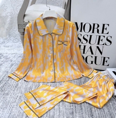 Y839D Lụa Mango tay dài VÀNG Loang cổ vòng