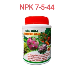 Phân bón Super Kali NPK 7-5-44 giúp cứng cây, bông nở đều, bông to, màu sắc đẹp.