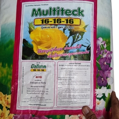 Phân bón tan chậm NPK 16-16-16 Thái Lan Multiteck phân rã 4 tháng, chiết 500gram từ bao 25ký