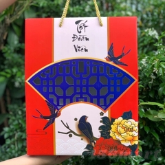 Set 5 -10 Hộp quà tết 2025 có đục lỗ nhìn thấy sản phẩn bên trong siêu to siêu đẹp size 36x29x11cm