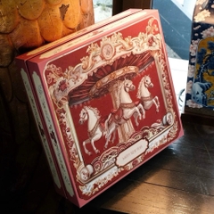 Hộp Đựng Quà Tết Cứng Âm Dương 2026 -CHIẾN MÃ VƯỢNG NIÊN- Hộp trống không kèm quà