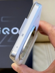 Điện thoại Vivo iQOO Z10 Turbo Pro 5G new seal (Snapdragon 8s Gen 4 - Pin 7000mah)