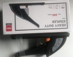 Dập ghim hạng nặng Deli 385 - có trợ lực