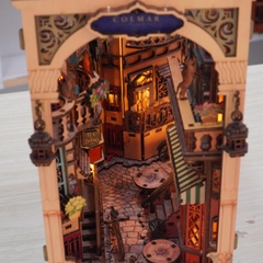 Mô Hình Gỗ DIY Book Nook Halom Phố Colmar Pháp Có Đèn LED | Decor Kệ Sách Cao Cấp