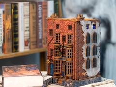 Mô hình Halom book nook diy Tiệm đũa phép Ollivanders - Harry Potter