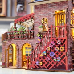 The Cat’s Balcony - Góc ban công nhỏ của mèo