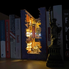Mô hình Halom book nook diy chặn sách Hẻm Xéo