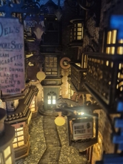 Mô hình Halom Book Nook - Phố Cổ London