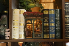 Mô Hình Halom book nook diy Old Book Store