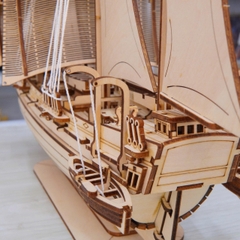 Mô hình Lắp ráp nghệ thuật Halom Mariner – Người Đi Biển Halom