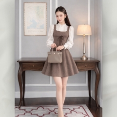 Đầm yếm liền sơ mi tay phồng cổ nhún họa tiết chấm bi phối dây nơ buộc phong cách tiểu thư | vd84