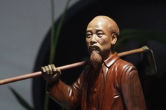 Tượng Bác Hồ Làm Vườn