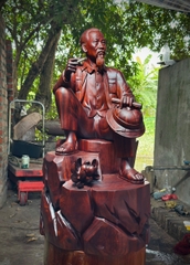 Tượng Bác Hồ ngồi Phiến Đá