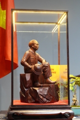Tượng Đại Tướng Võ Nguyên Giáp