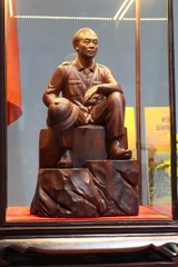 Tượng Đại Tướng Võ Nguyên Giáp