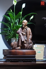Tượng Bác Hồ thao thức