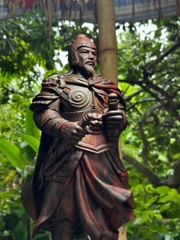 Tượng gỗ Hưng Đạo Vương Trần Quốc Tuấn