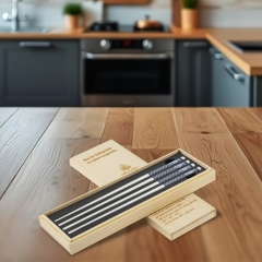 Đũa sứ dưỡng sinh 24.4 cm (2đôi/HQ) - Dưỡng Sinh IFP - Xanh Trang Trí Vàng 2 - Hộp Gỗ