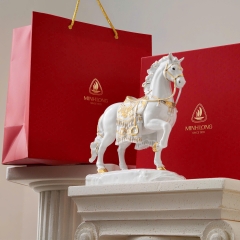 Tượng Bảo Mã 23.9 cm - Tượng - Trắng