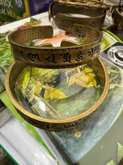 Vòng đồng vàng khắc chữ OhMani padme  Hum