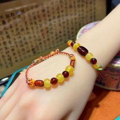 Vòng tay hổ phách chỉ ngũ sắc