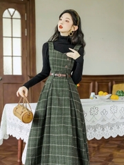 Set đầm dạ kẻ sọc và áo len dệt kim cao cổ kèm belt phong cách cổ điển D674240