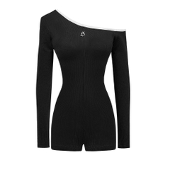 Sisters Jump đùi lệch vai Zoe