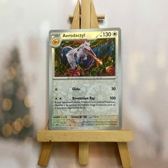 Thẻ hình Pokemon Aerodactyl 142/165 - Lá bài Scarlet & Violet 151 Holo Rare Reverse Holo tiếng Anh chính hãng