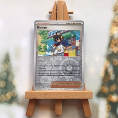 Thẻ hình Pokemon Kieran 154/167 - Lá bài Scarlet&Violet Twilight Masquerade Uncommon Reverse Holo tiếng Anh chính hãng