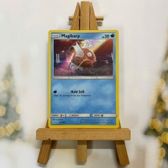 Thẻ hình Pokemon Magikarp 8/18 - Lá bài lẻ Detective Pikachu Holo tiếng Anh chính hãng