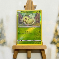 Thẻ hình Pokemon Chikorita 6/214 - Lá bài lẻ Sun & Moon Lost Thunder Common Reverse Holo tiếng Anh chính hãng