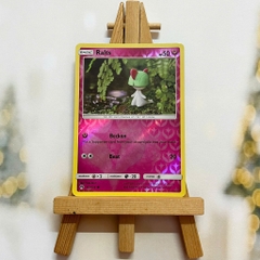 Thẻ hình Pokemon Ralts 139/214 - Lá bài lẻ Sun & Moon Lost Thunder Common Reverse Holo tiếng Anh chính hãng