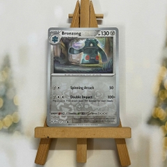 Thẻ hình Pokemon Bronzong 127/191 - Lá bài lẻ Surging Sparks Common Reverse Holo tiếng Anh chính hãng