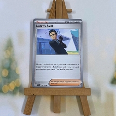 Thẻ hình Pokemon Larry's Skill 115/131 - Lá bài lẻ Prismatic Evolutions Common Reverse Holo tiếng Anh chính hãng
