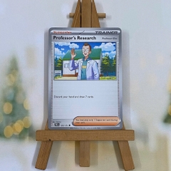 Thẻ hình Pokemon Professor's Research Elm 123/131 - Lá bài lẻ Prismatic Evolutions Common Reverse Holo tiếng Anh chính hãng