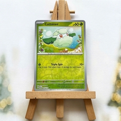 Thẻ hình Pokemon Cottonee 007/131 - Lá bài lẻ Prismatic Evolutions Common Reverse Holo tiếng Anh chính hãng