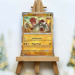 Thẻ hình Pokemon Groudon 049/131 - Lá bài lẻ Prismatic Evolutions Rare Reverse Holo tiếng Anh chính hãng