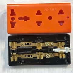 Ổ 3 lổ A36 (10A-250V)