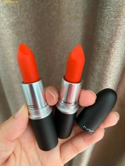 Son MAC Powder Kiss màu 303 Style Shocked Đỏ Cam