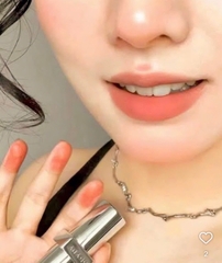 Son Prada B05 Fauve Monochrome Hyper Matte Màu Cam Đất