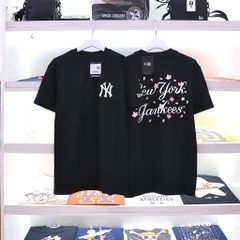 ÁO NEW ERA NEW YORK YANKEES FLOWER BLACK T-SHIRT - ÁO THUN CỔ TRÒN TAY HOA NY MÀU ĐEN