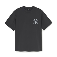 MLB Denim-like monotiv overfit functional short-sleeve T-shirt New York Yankees Charcoal - Áo thun cổ tròn, tay lở màu than chì