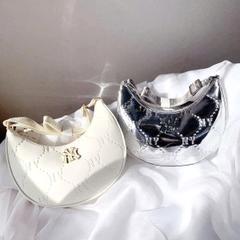 MLB Dia Monogram New Emboss Crescent Crossbody / Shoulder Bag New York Yankees Cream/Grey - Túi xách, đeo chéo màu kem/xám bóng