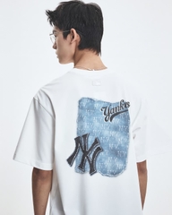 MLB Denim-like monotiv overfit functional short-sleeve T-shirt New York Yankees IVORY - Áo thun cổ tròn, tay lở màu trắng kem