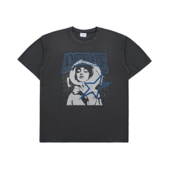 ÁO ADLV AE LOGO ASTRONAUT ARTWORK SHORT SLEEVE T-SHIRT CHARCOAL - ÁO THUN MÀU CHÌ PHI HÀNH GIA