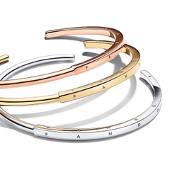 Pandora Signature I-D bangle (Silver Sterling / 14k Rose-gold plated / 14k gold plated) - Vòng/lắc tay bạc 925 / hỗn hợp kim loại mạ vàng - vàng hồng 14k, dáng cứng - JEWELRY