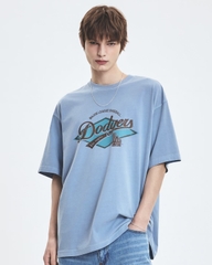 MLB Varsity Vintage Washed Graphic Mega Overfit Short Sleeve T-Shirt LA Dodgers Indigo - Áo thun cổ tròn tay lỡ tone xanh blue
