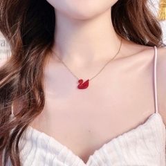 SWAROVSKI Iconic Swan pendant (Swan, Red, Gold-tone plated) - Dây cổ, dây chuyền thiên nga đỏ - NECKLACE - JEWELRY