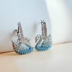 SWAROVSKI Iconic SWAN earrings (Swan, Blue, Rhodium plated) - KHUYÊN TAI THIÊN NGA XANH CHUYỂN MÀU OMBRE - SWAROVSKI - JEWELRY